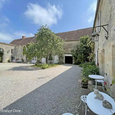 Maison De Caractere Avec Jardin, Proche D'argentan, Ideale Pour Peche Et Detente En Campagne - Fr-1-497-131